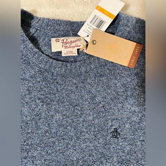 Penguin 100% Lambwool Blue sweater size Small Wms - Picture 2 of 6